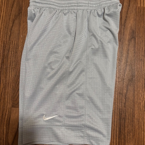 Nike DAZZLES * Y2K Basketball Shorts *Silver Grey Silky Satin * Size Medium - Picture 6 of 8